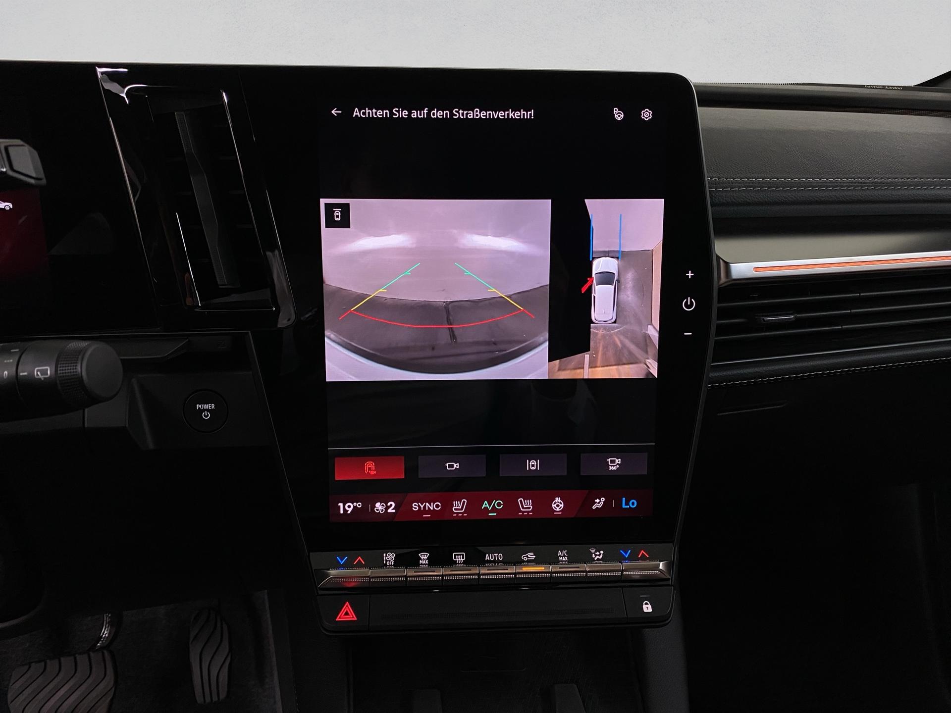 RENAULT Mégane E-TECH EV60 Iconic-image-12