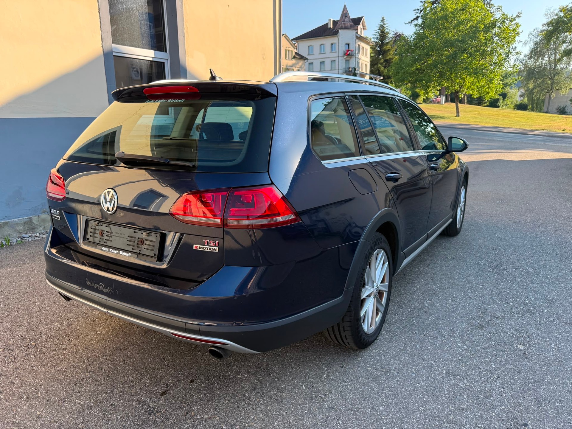 VW Golf 1.8 TSI Alltrack 4Motion-image-4