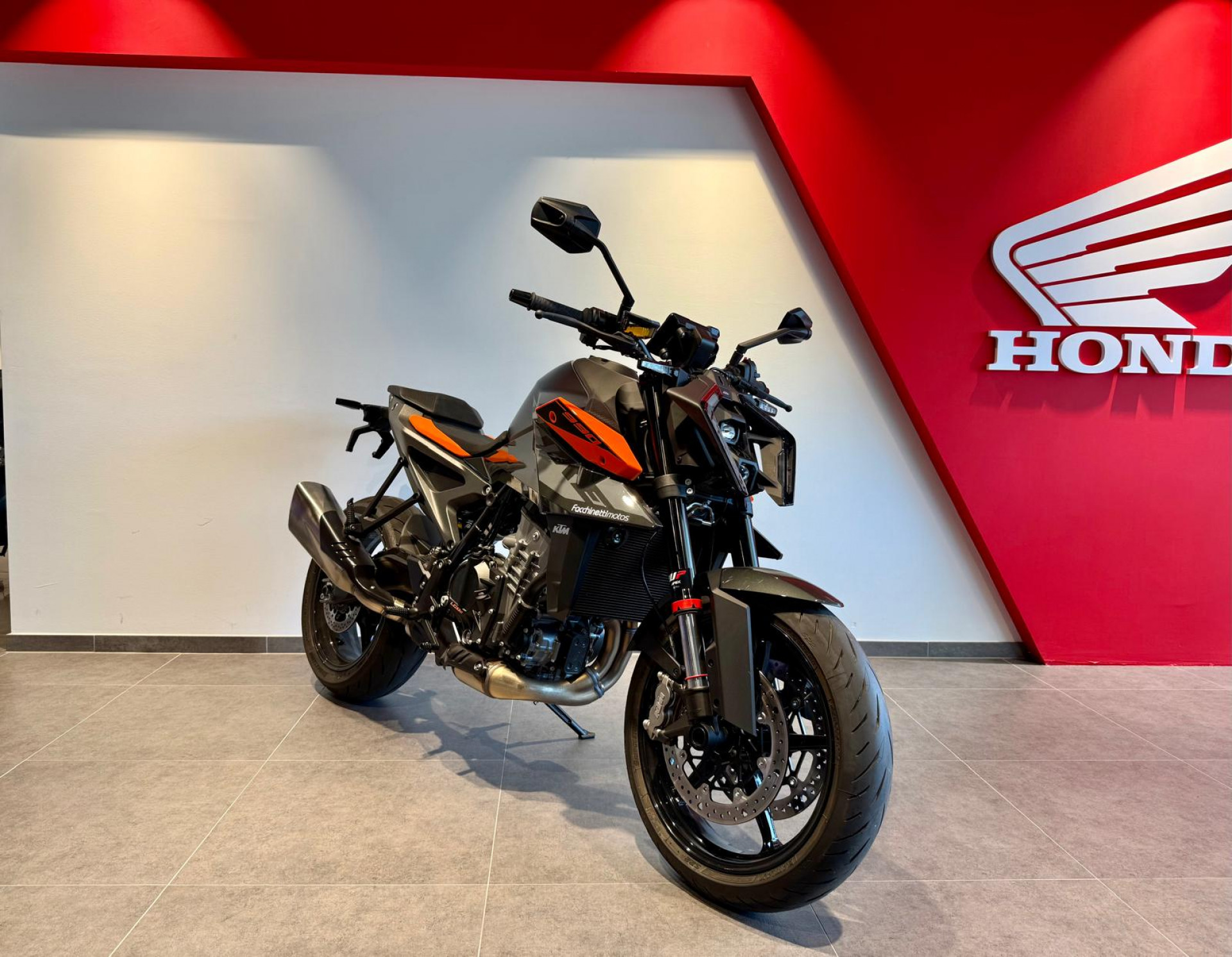 KTM 990 Duke-image-0
