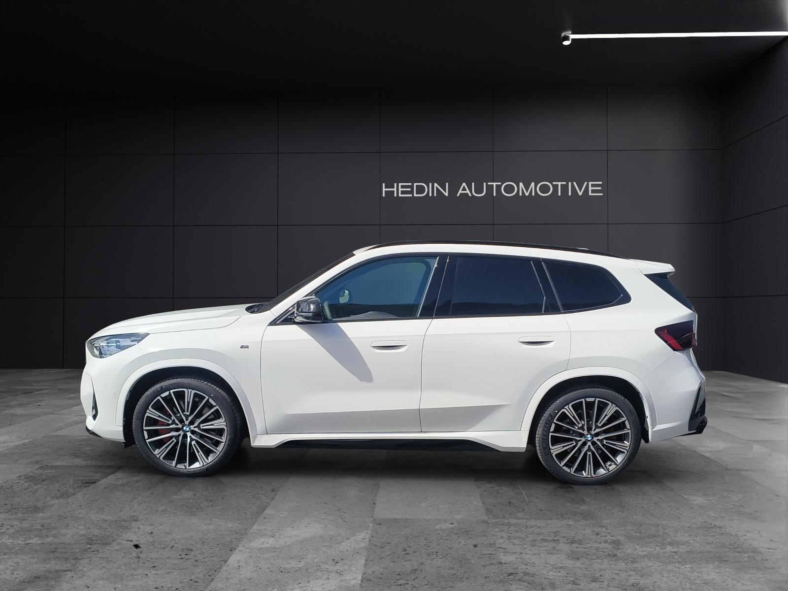 BMW X1 M35i-showroom-element-1
