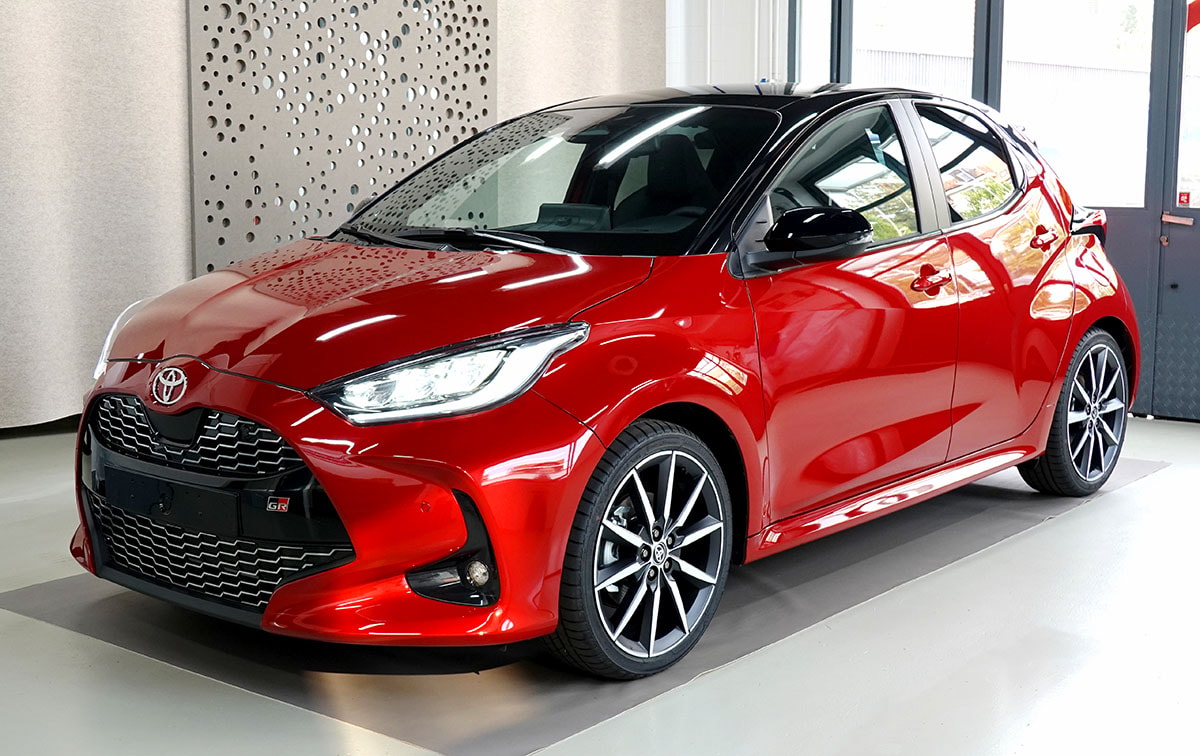 TOYOTA Yaris 1.5 GR Sport e-CVT Panoramaglasdach, JBL, Head-Up Display