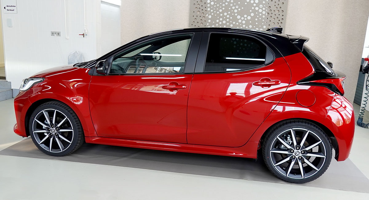TOYOTA Yaris 1.5 GR Sport e-CVT Panoramaglasdach, JBL, Head-Up Display-showroom-element-1