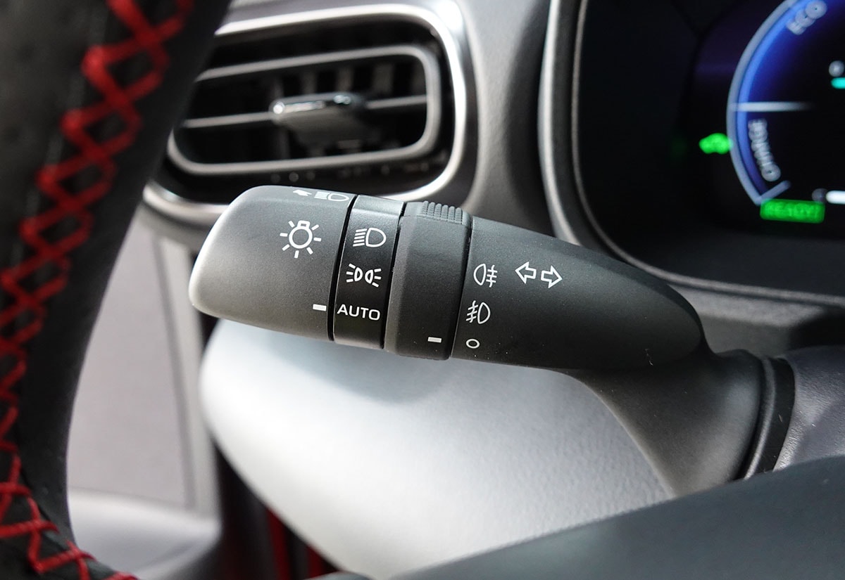 TOYOTA Yaris 1.5 GR Sport e-CVT Panoramaglasdach, JBL, Head-Up Display-image-15