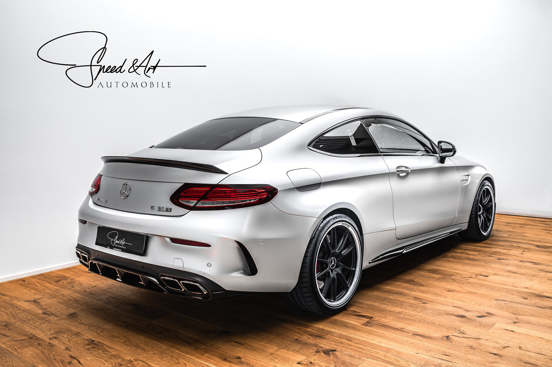 MERCEDES-BENZ C 63 S AMG Edition 1 Speedshift | OHNE OPF | CARBON | MAGNO SILBER-showroom-element-3