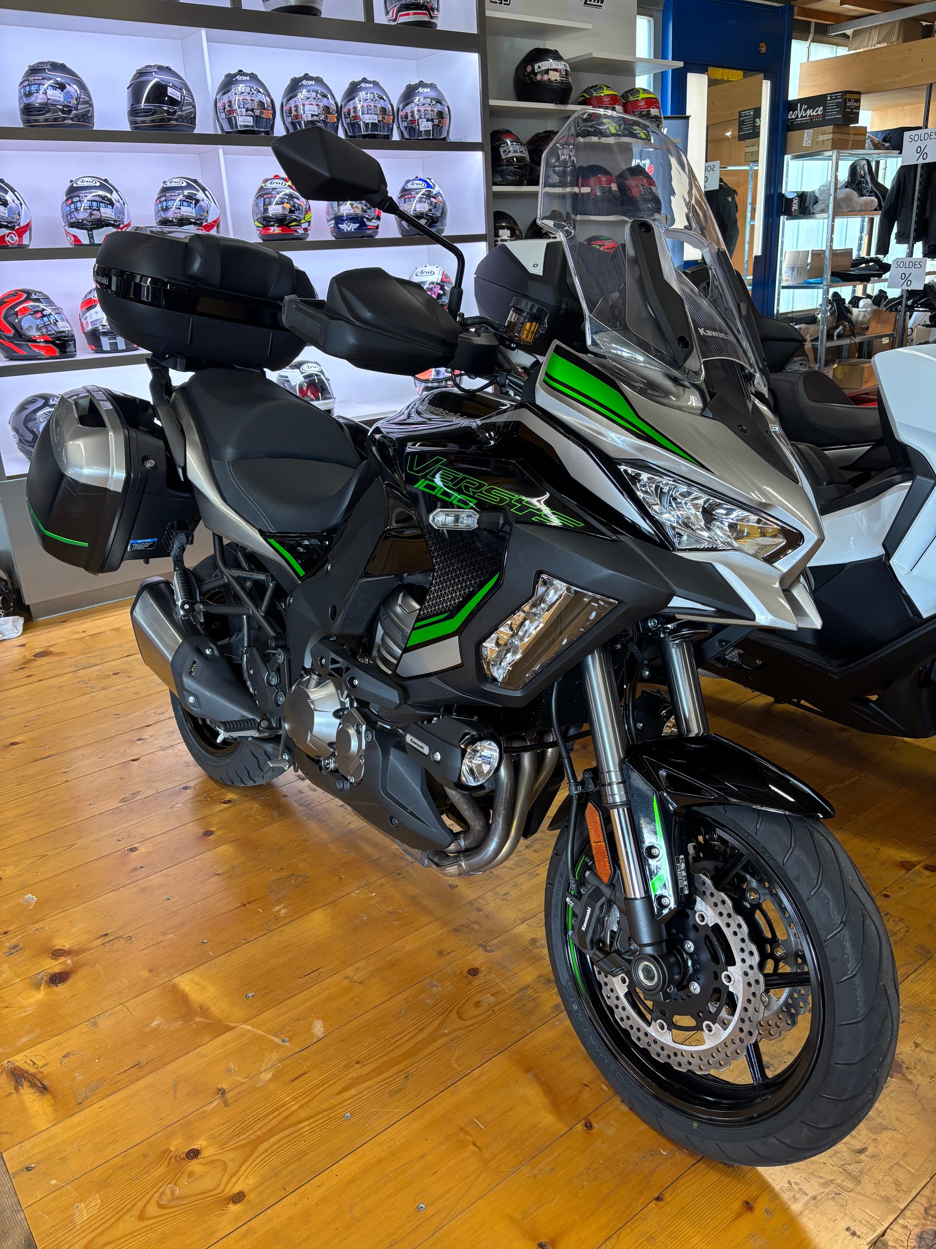 KAWASAKI Versys 1000 SE Grand Tourer-image-2