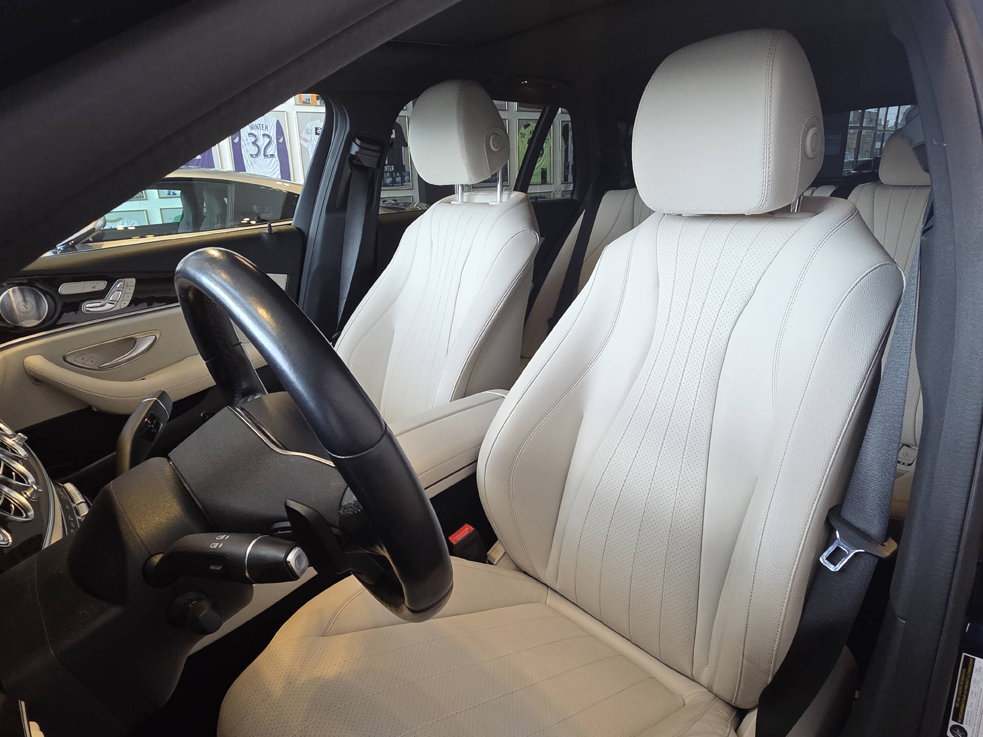 MERCEDES-BENZ E 450 Avantgarde 4matic Kombi-image-11