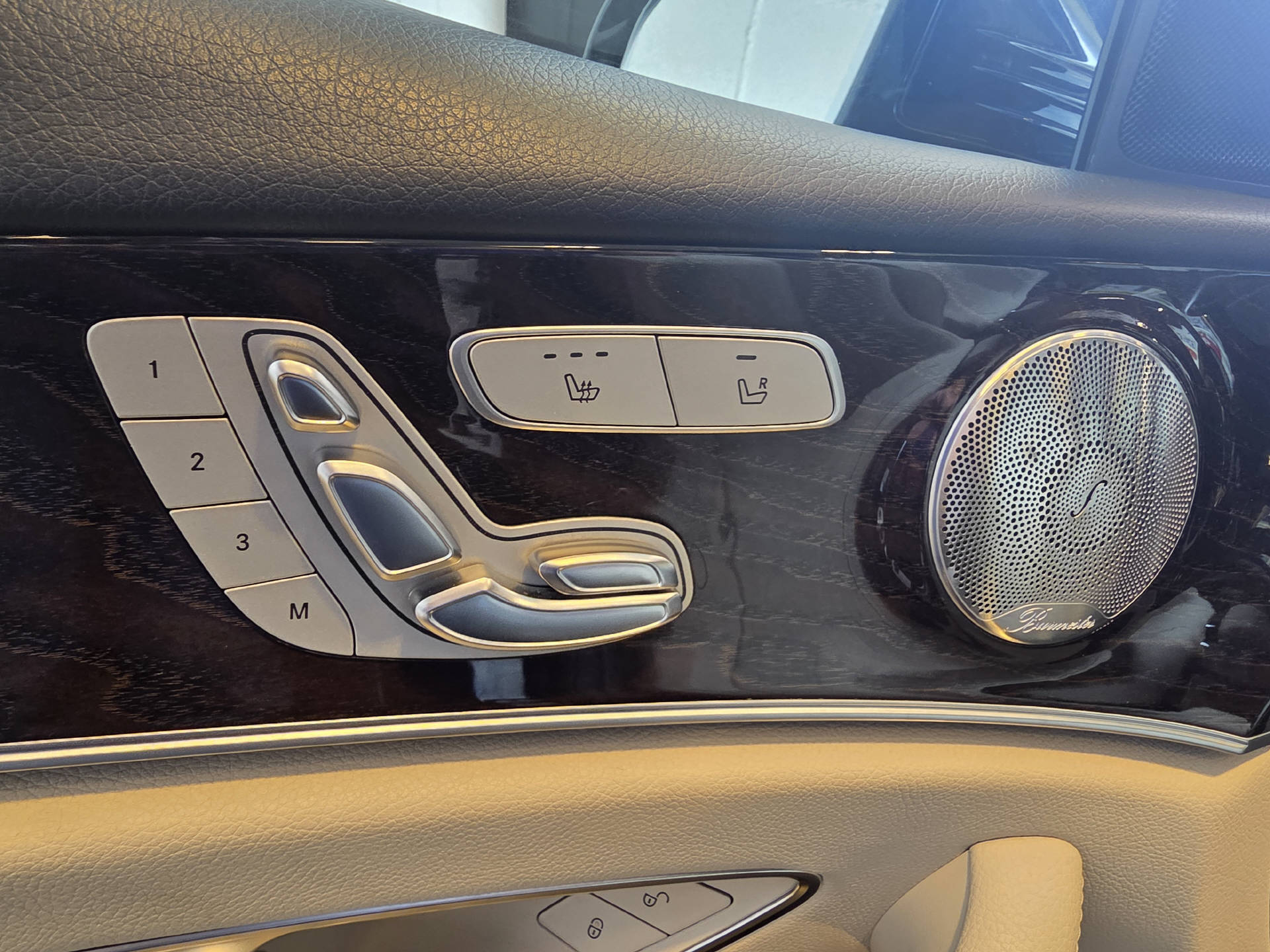 MERCEDES-BENZ E 450 Avantgarde 4matic Kombi-image-8
