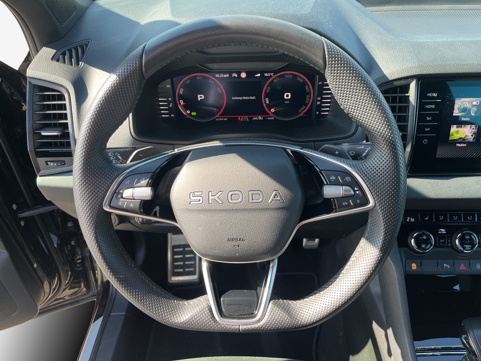 SKODA Karoq 2.0 TSI SportLine 4x4 DSG-image-9