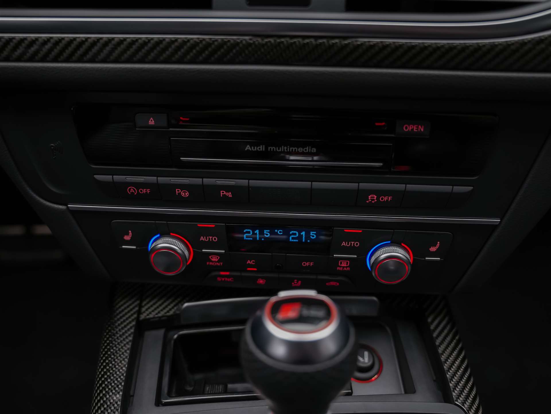 AUDI RS6 Avant 4.0 TFSI V8 quattro Tiptronic *BOSE Soundsystem*Abstandsregler*Sitzheizung*Valcona Leder*-image-22