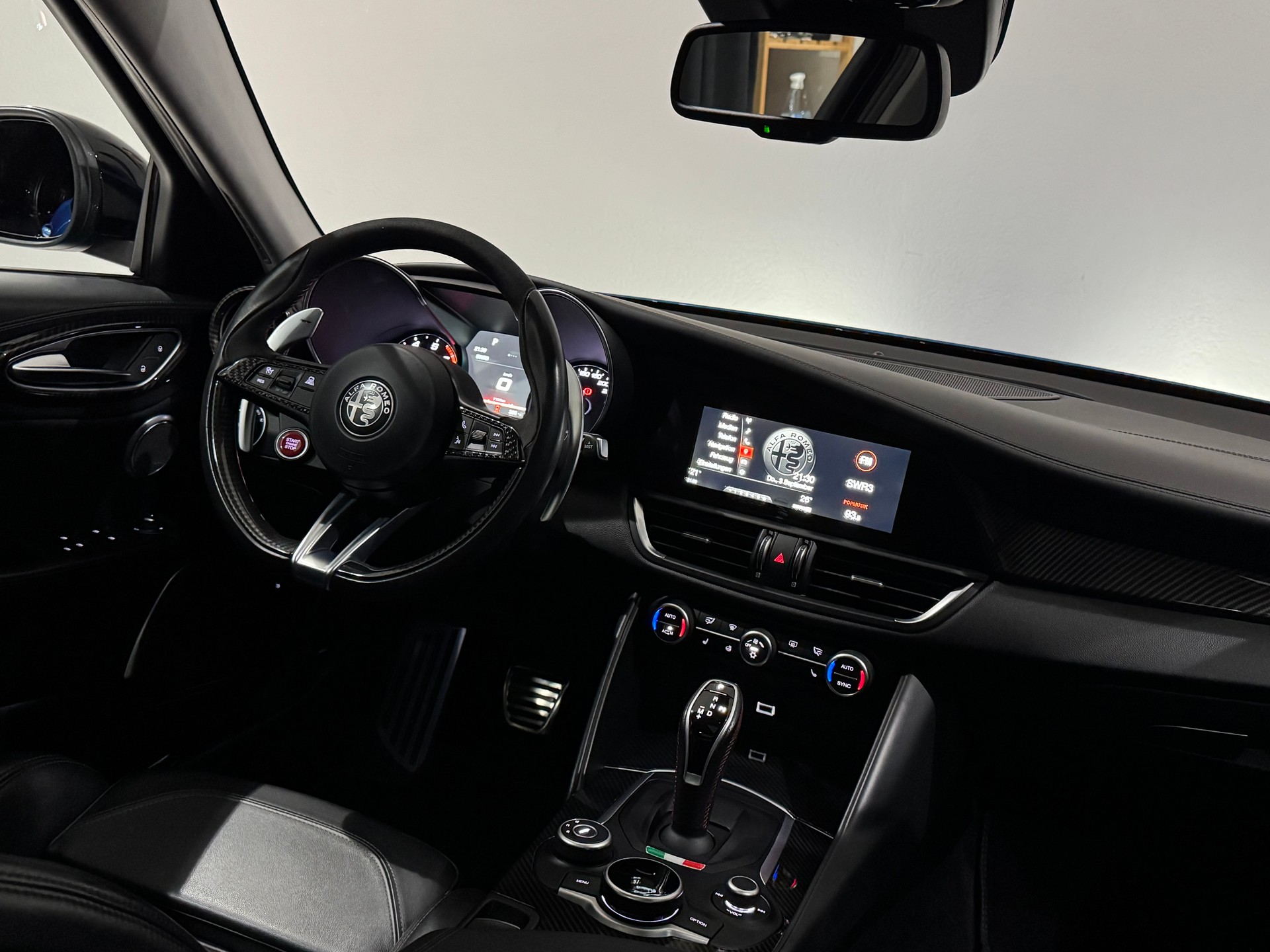 ALFA ROMEO Giulia 2.0 Veloce Q4 Automatic | CH |-image-16