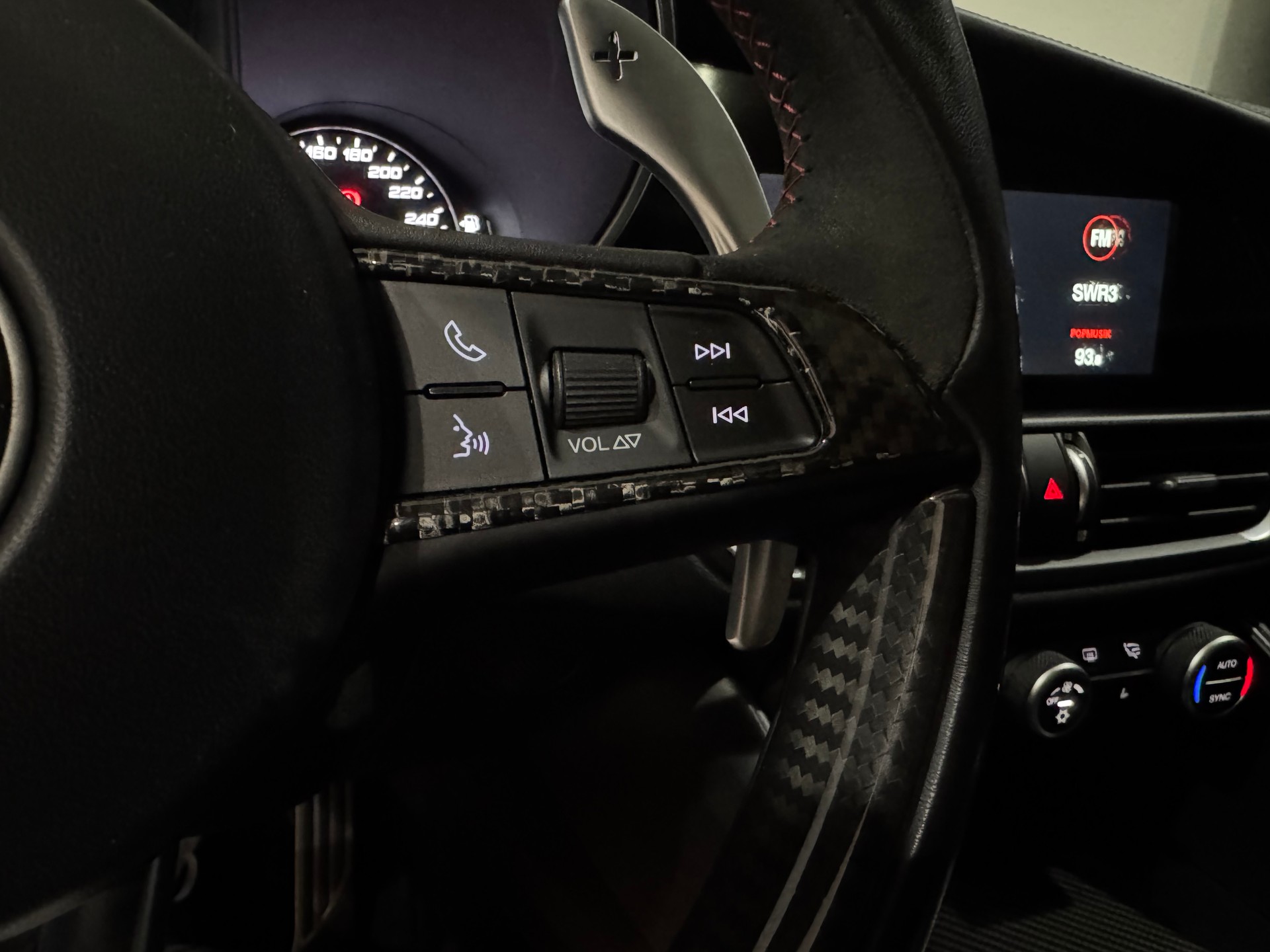 ALFA ROMEO Giulia 2.0 Veloce Q4 Automatic | CH |-image-26