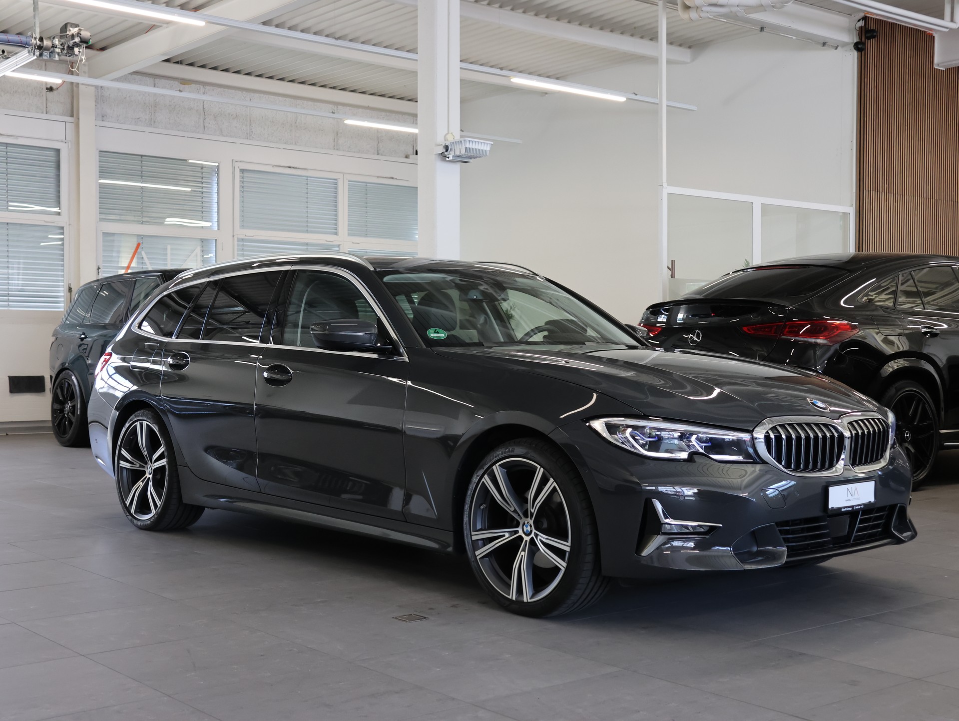 BMW 320d xDrive 48V Touring Luxury Line Steptronic * DRAVIT-GRAU LACKIERUNG*-showroom-element-1