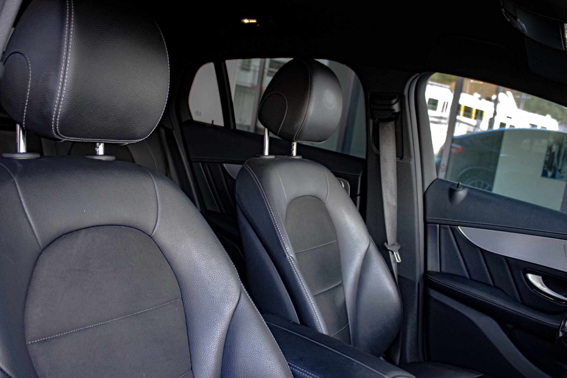 MERCEDES-BENZ GLC Coupé 250 AMG Line 4Matic 9G-Tronic-image-16