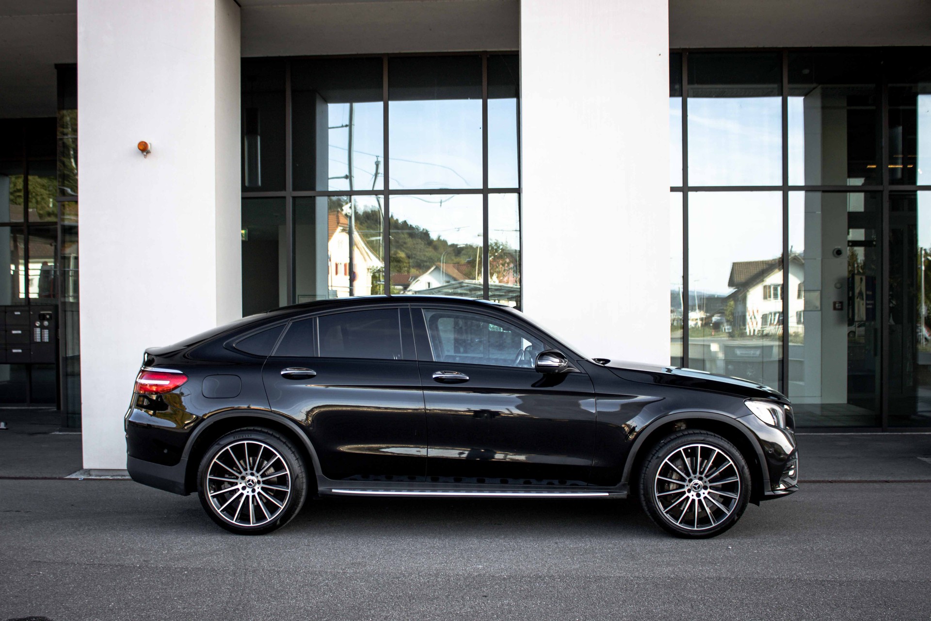 MERCEDES-BENZ GLC Coupé 250 AMG Line 4Matic 9G-Tronic-image-5