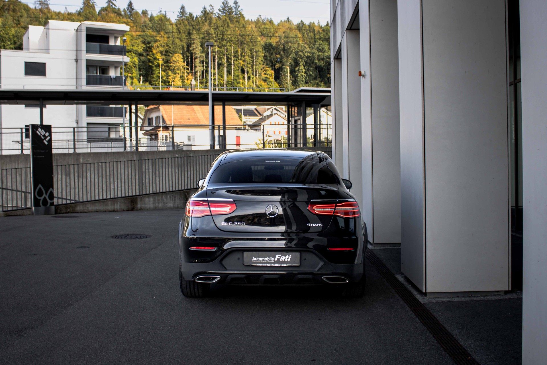 MERCEDES-BENZ GLC Coupé 250 AMG Line 4Matic 9G-Tronic-showroom-element-3