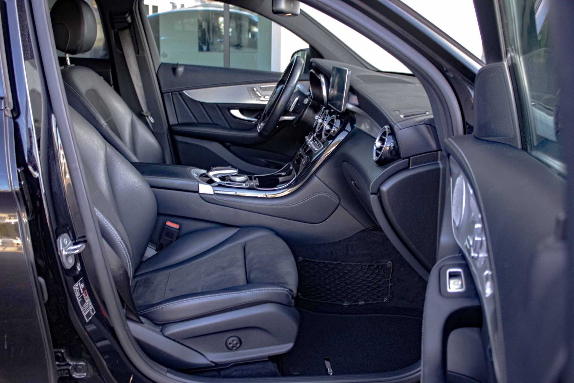 MERCEDES-BENZ GLC Coupé 250 AMG Line 4Matic 9G-Tronic-image-15