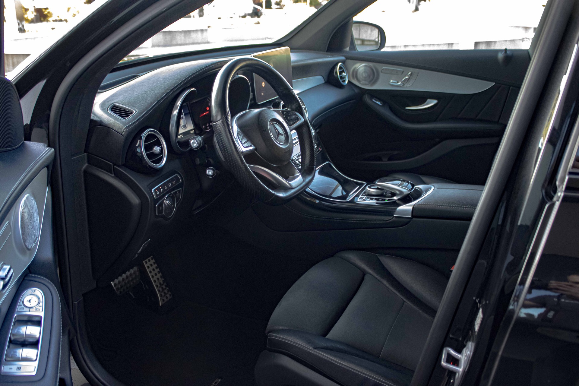 MERCEDES-BENZ GLC Coupé 250 AMG Line 4Matic 9G-Tronic-image-9