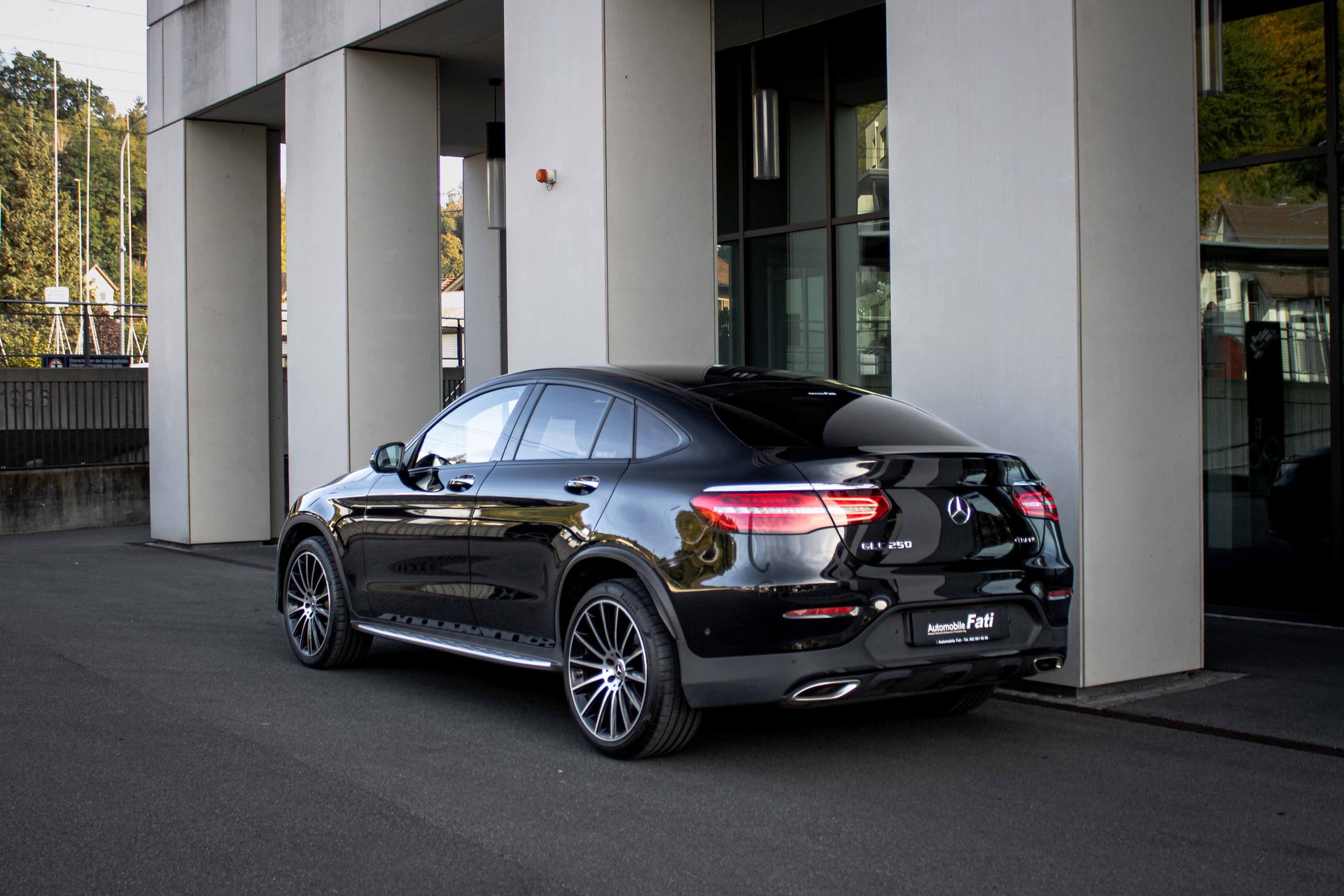 MERCEDES-BENZ GLC Coupé 250 AMG Line 4Matic 9G-Tronic-showroom-element-1