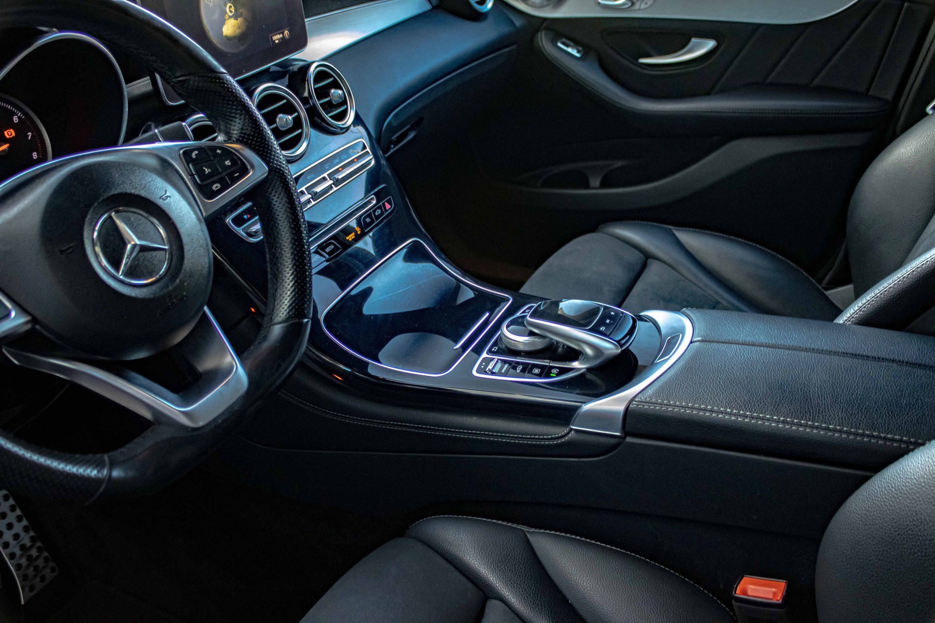 MERCEDES-BENZ GLC Coupé 250 AMG Line 4Matic 9G-Tronic-image-10