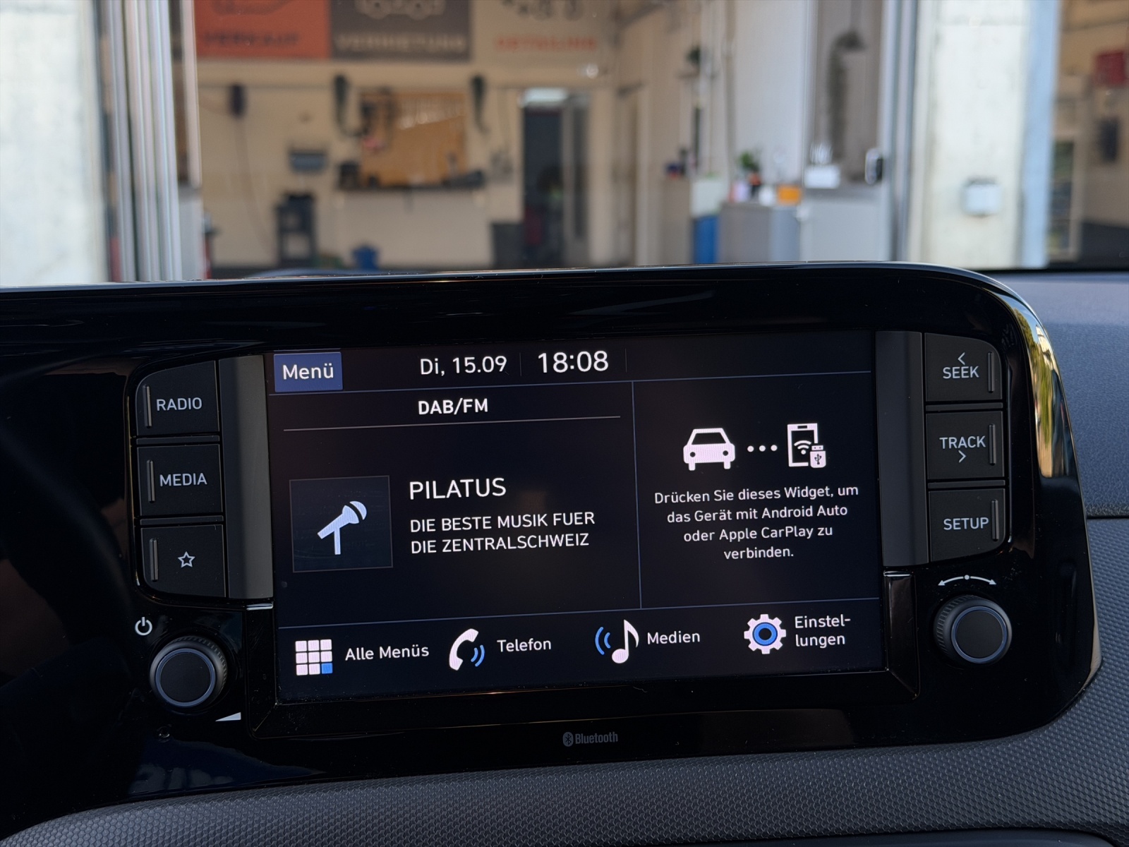 HYUNDAI i10 1.2 Amplia Automat-image-23
