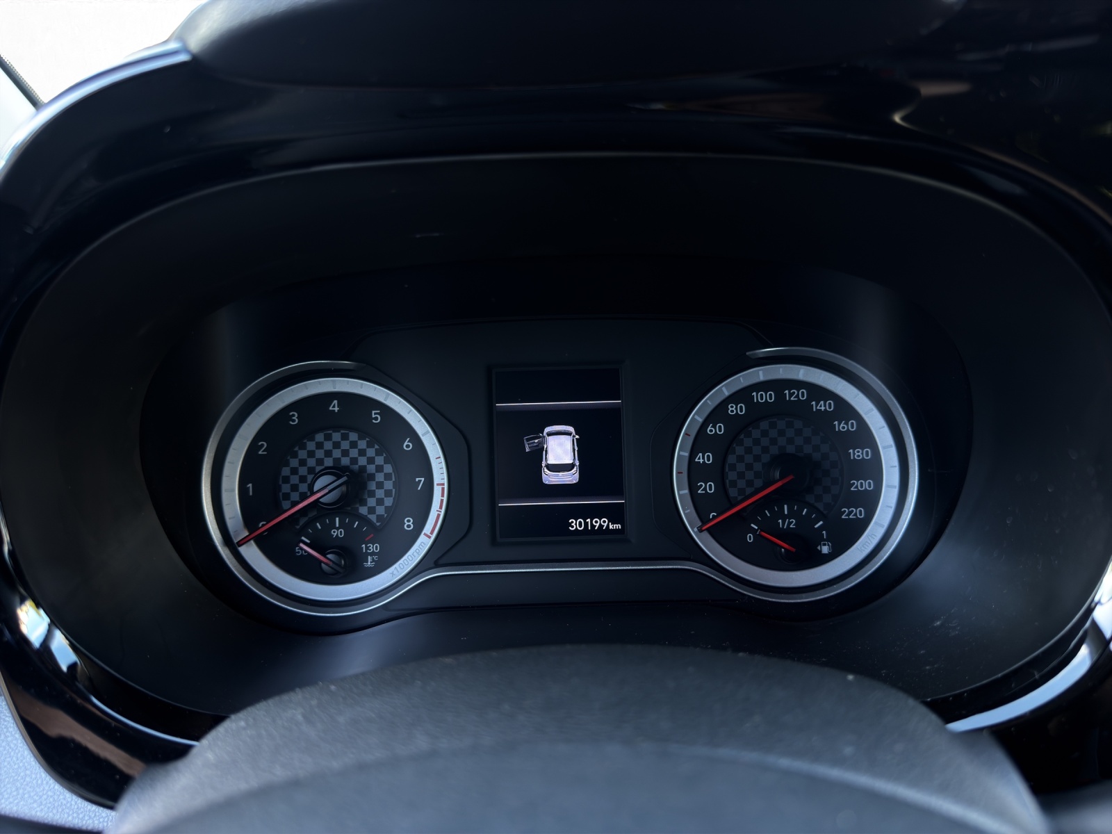 HYUNDAI i10 1.2 Amplia Automat-image-10