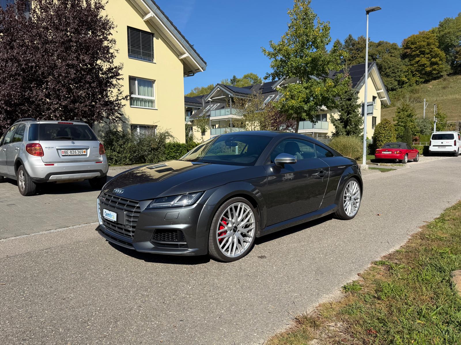 AUDI TTS-showroom-element-2