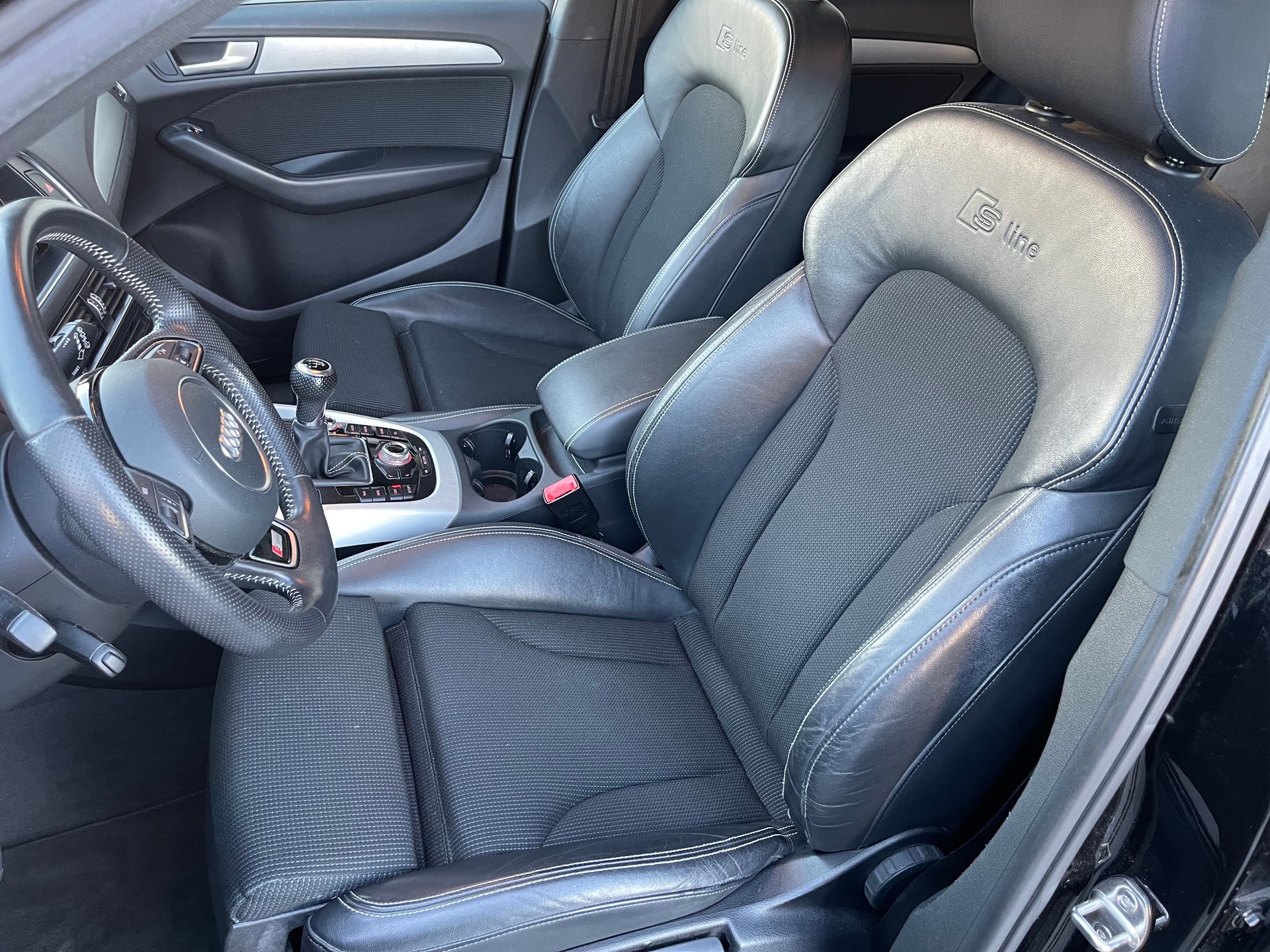 AUDI Q5 2.0 TDI S-Line-image-10