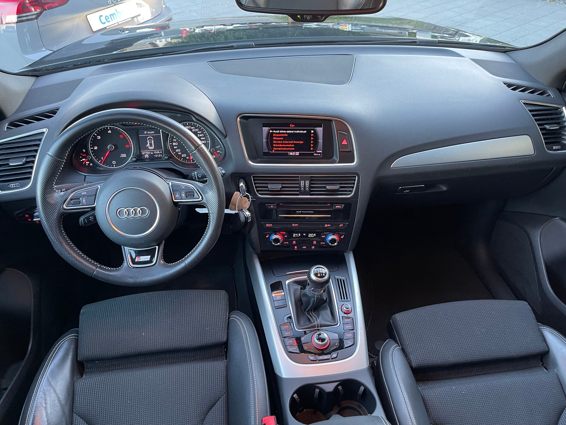 AUDI Q5 2.0 TDI S-Line-image-9