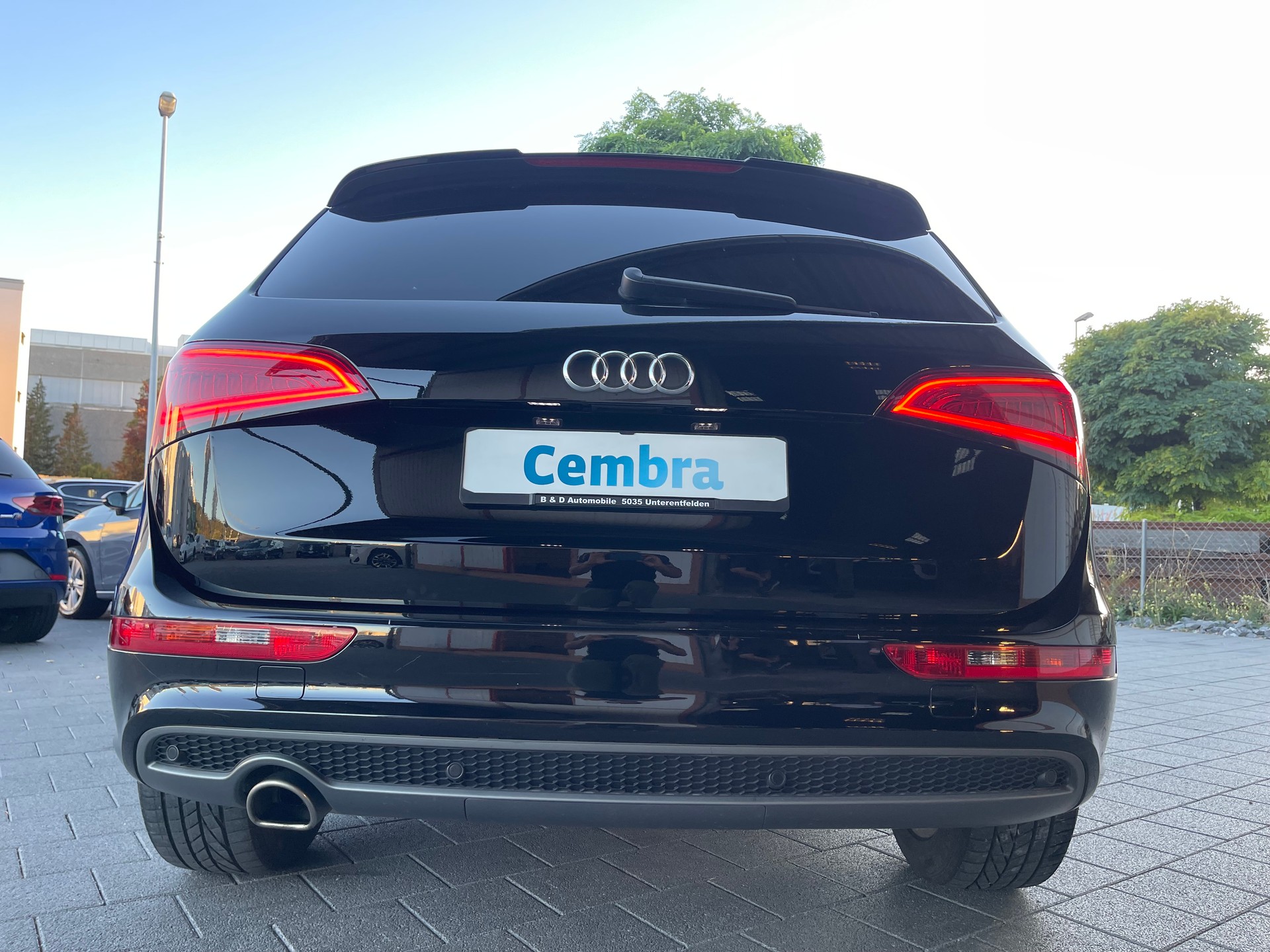 AUDI Q5 2.0 TDI S-Line-image-8