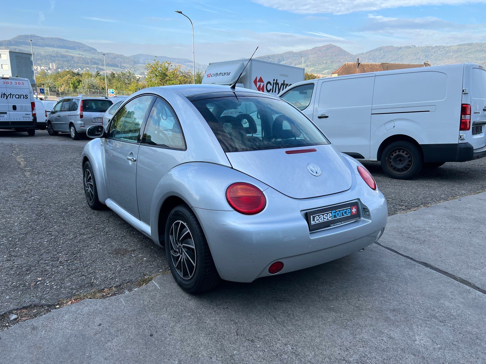 VW Beetle 1.8 T-showroom-element-2