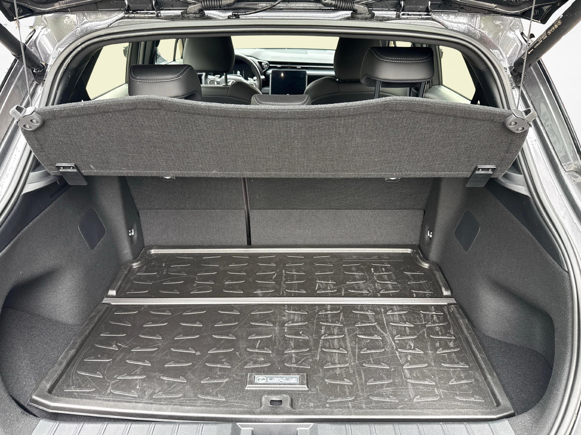 LEXUS LBX 1.5 Hybrid Relax AWD-image-11
