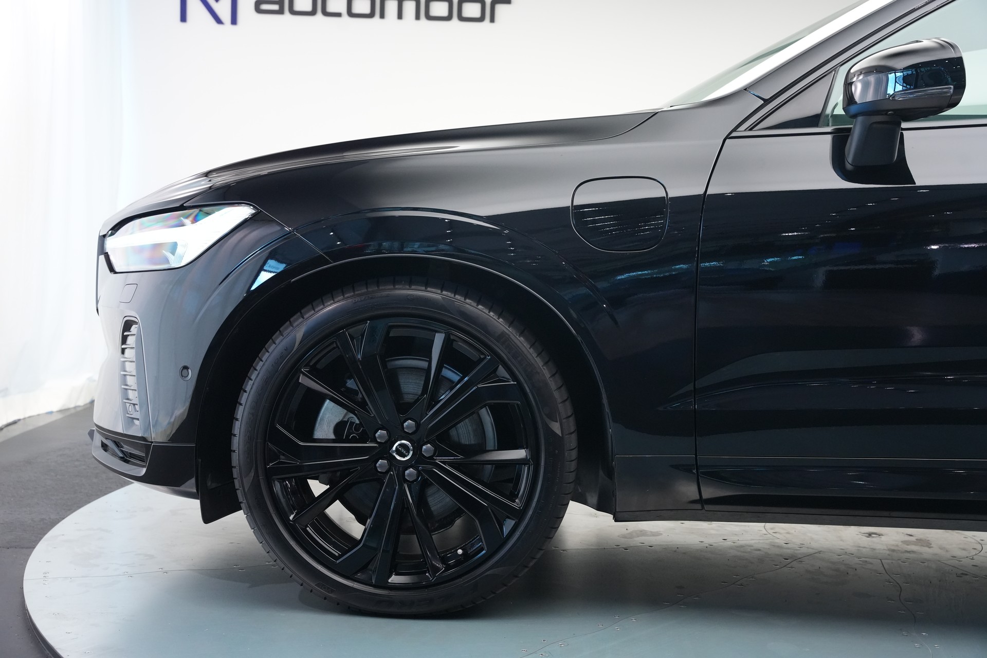 VOLVO XC60 T8 eAWD PluginHybrid Ultimate Dark Geartronic Black Edition Ultra *Luftfahrwerk* *B&W*-image-43