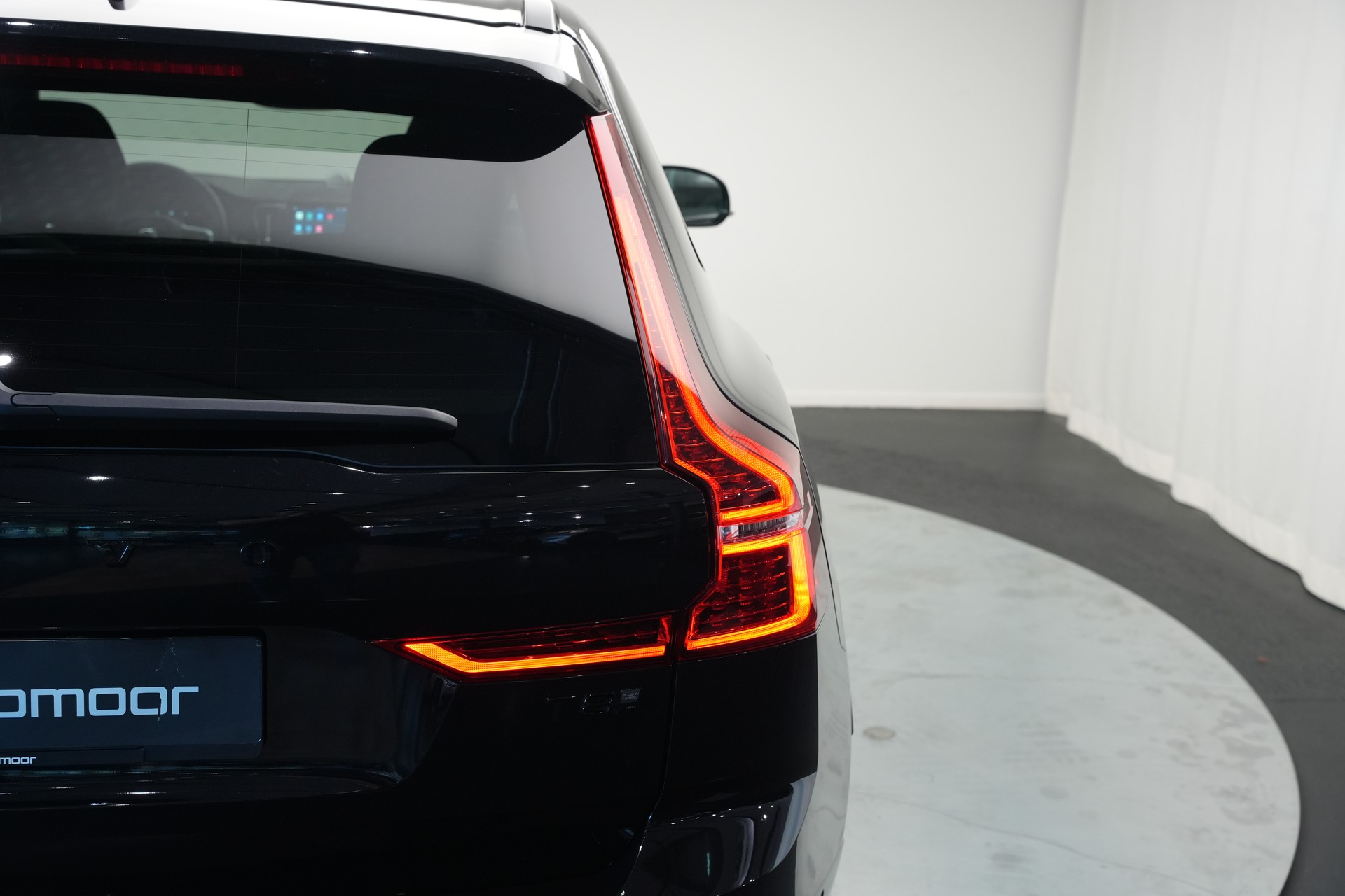 VOLVO XC60 T8 eAWD PluginHybrid Ultimate Dark Geartronic Black Edition Ultra *Luftfahrwerk* *B&W*-image-39