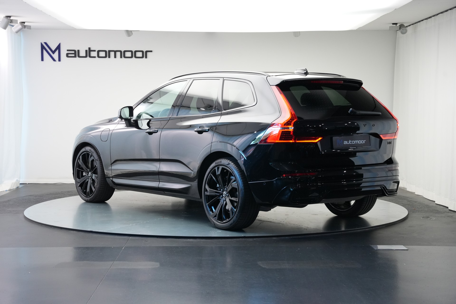VOLVO XC60 T8 eAWD PluginHybrid Ultimate Dark Geartronic Black Edition Ultra *Luftfahrwerk* *B&W*-image-6