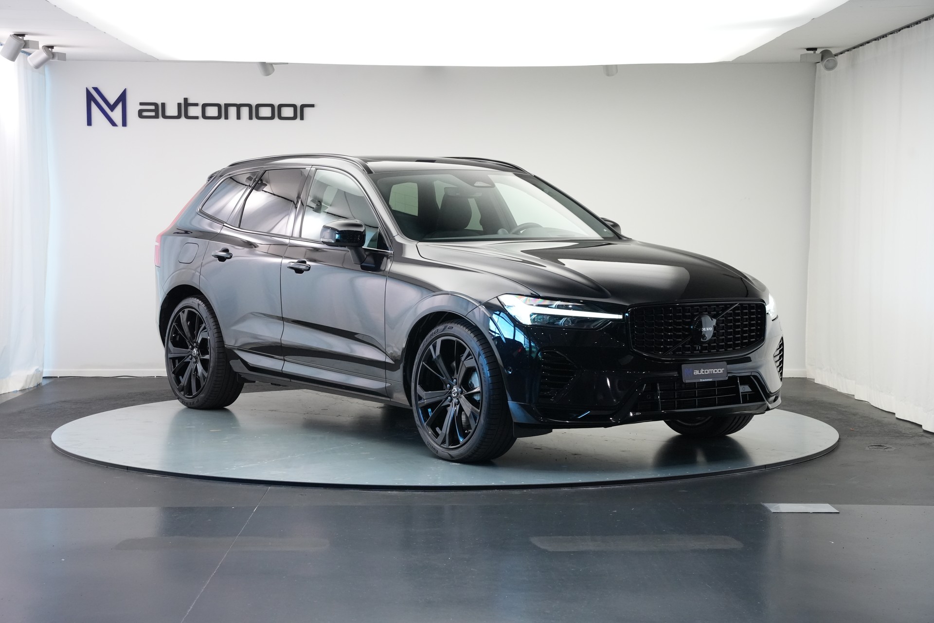VOLVO XC60 T8 eAWD PluginHybrid Ultimate Dark Geartronic Black Edition Ultra *Luftfahrwerk* *B&W*-showroom-element-2
