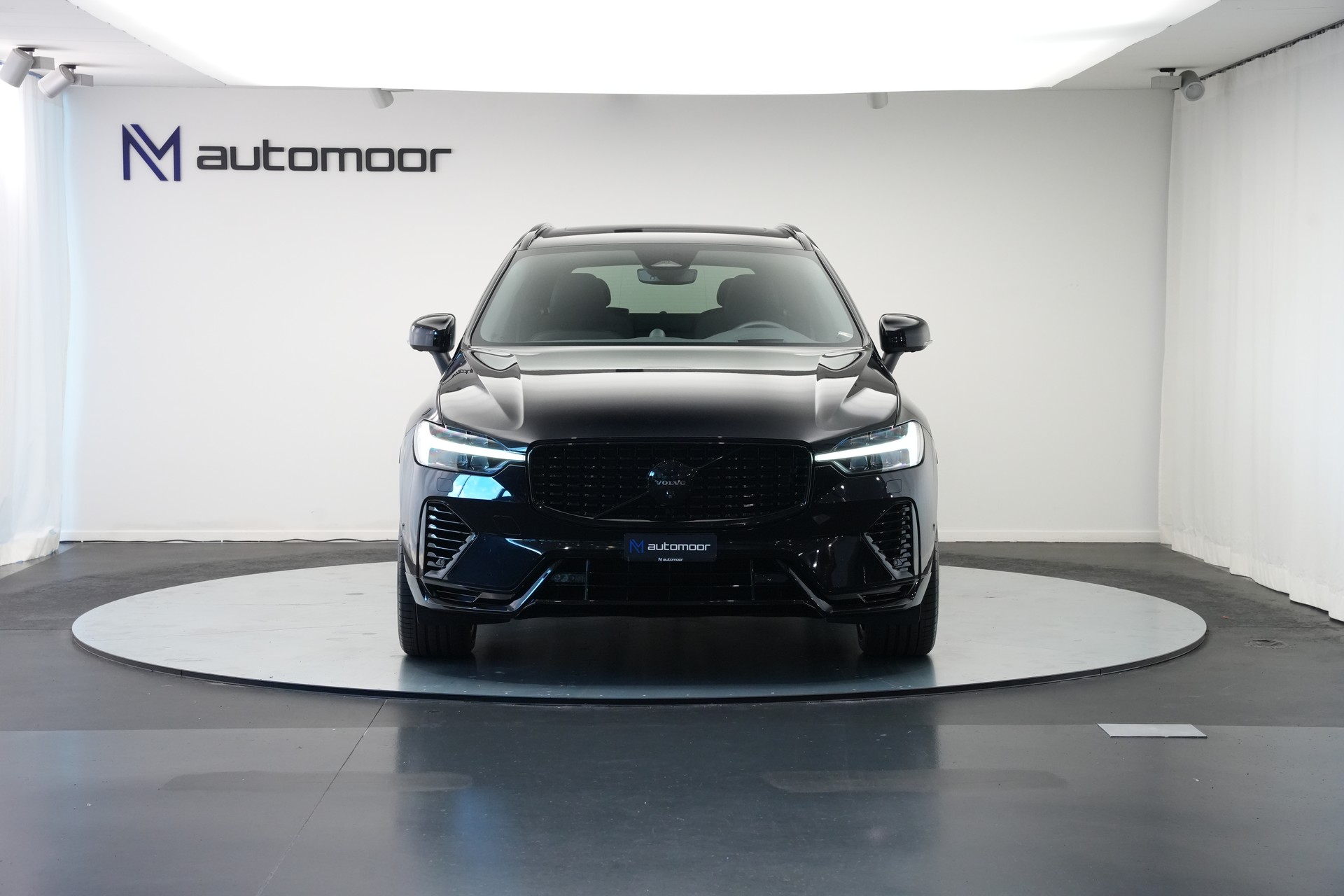 VOLVO XC60 T8 eAWD PluginHybrid Ultimate Dark Geartronic Black Edition Ultra *Luftfahrwerk* *B&W*-showroom-element-1