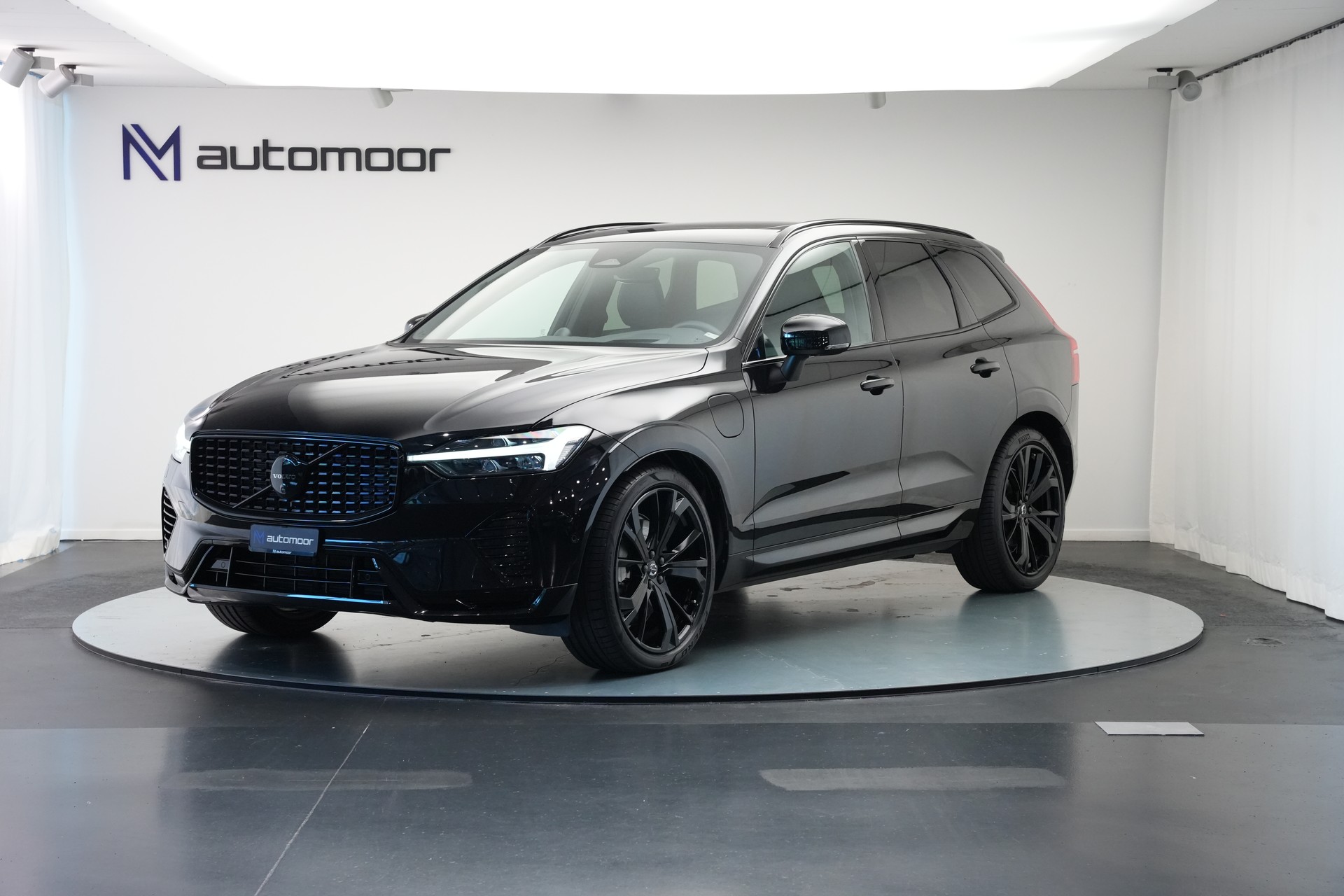 VOLVO XC60 T8 eAWD PluginHybrid Ultimate Dark Geartronic Black Edition Ultra *Luftfahrwerk* *B&W*