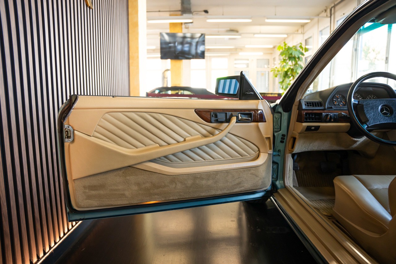 MERCEDES-BENZ 420 SEC Automatic-image-19