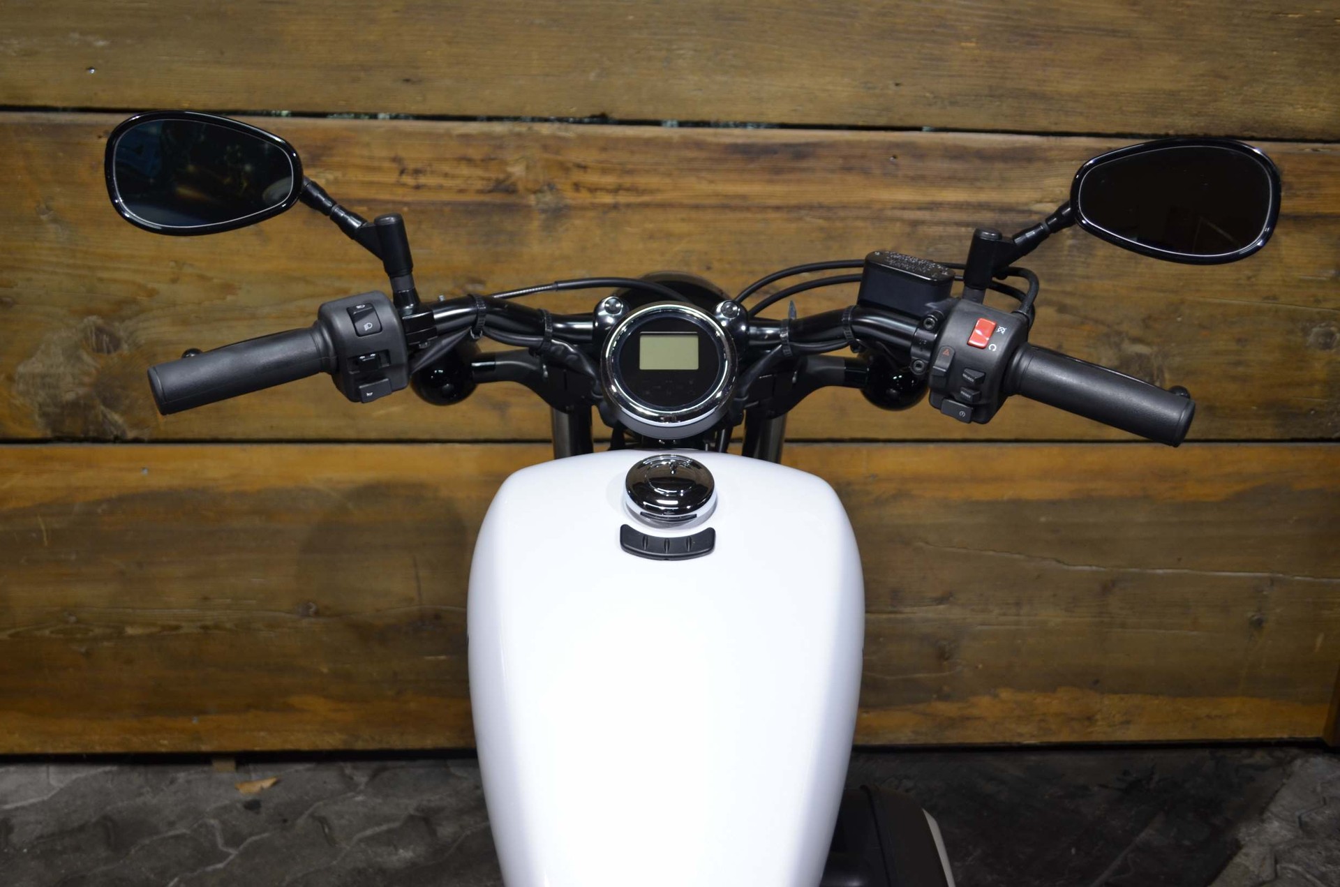YAMAHA XV 950 ABS-image-2