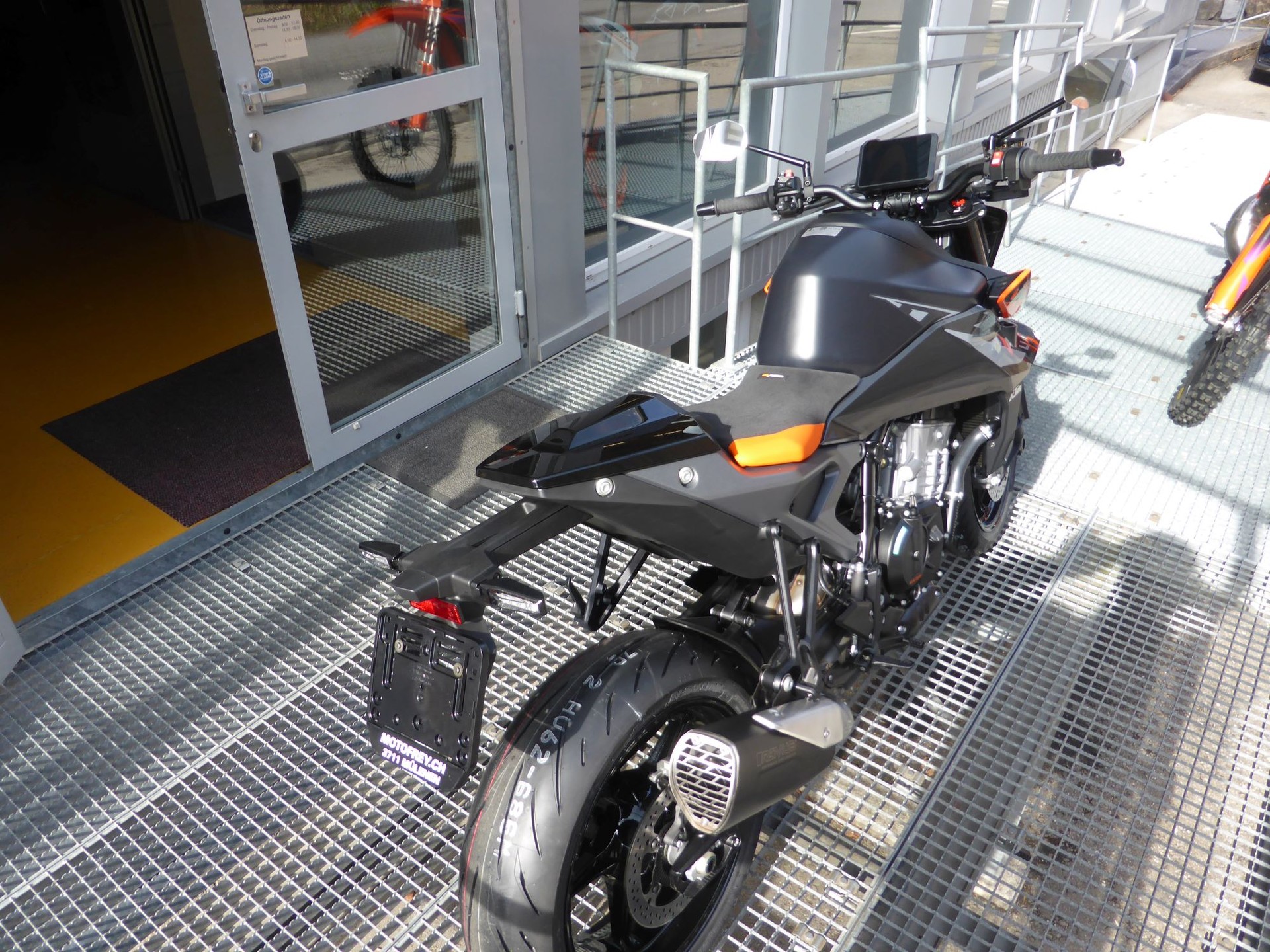 KTM 990 Duke-image-3