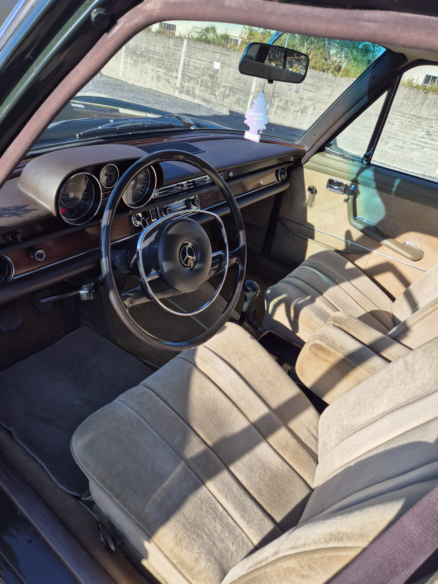 MERCEDES-BENZ 280-image-11