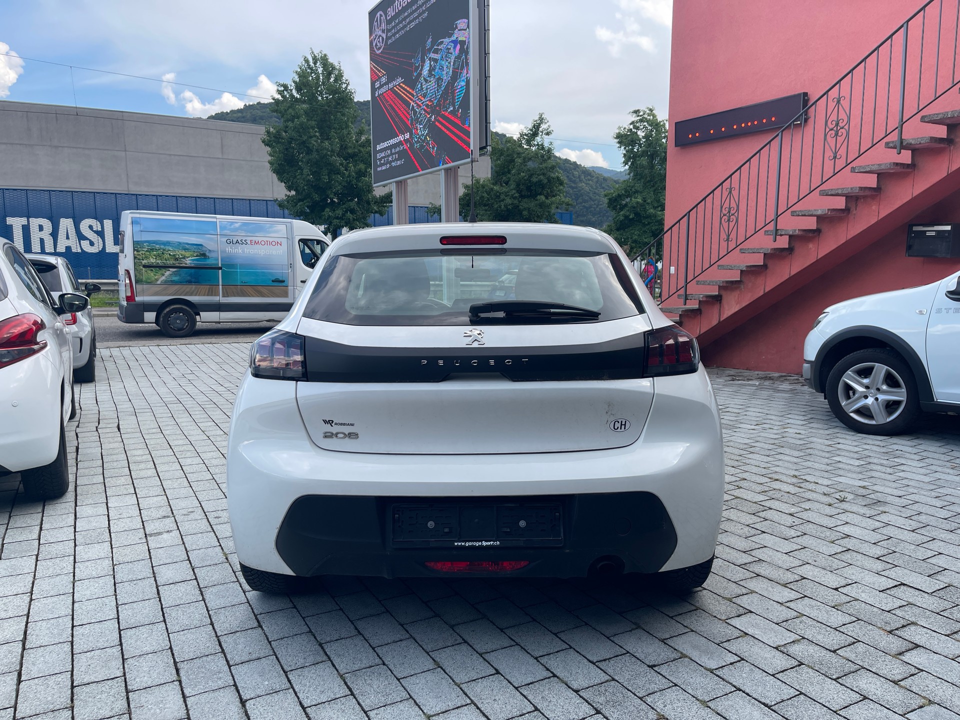 PEUGEOT 208 1.2 PureTech Active-image-2