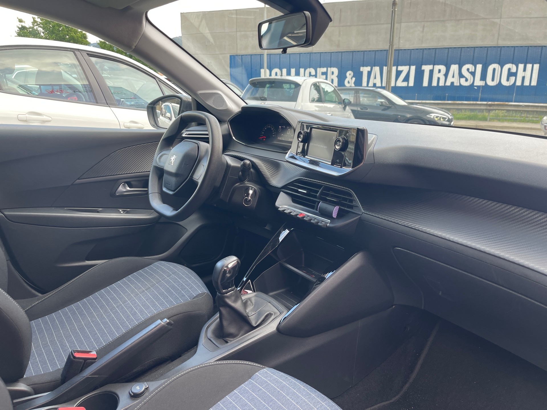 PEUGEOT 208 1.2 PureTech Active-image-6
