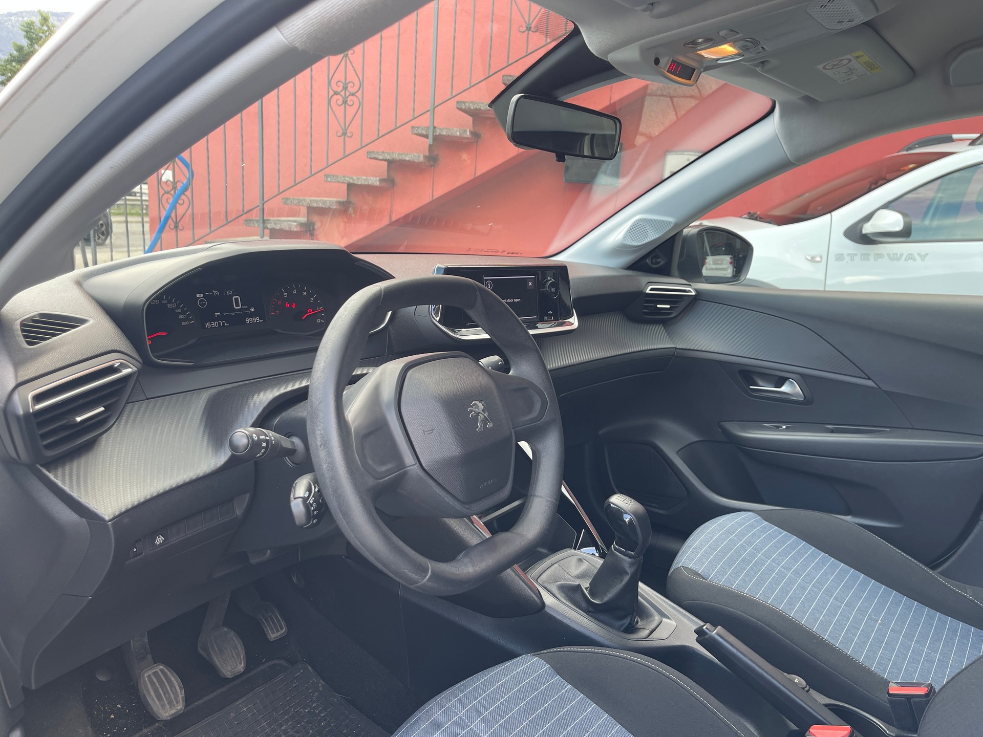 PEUGEOT 208 1.2 PureTech Active-image-7