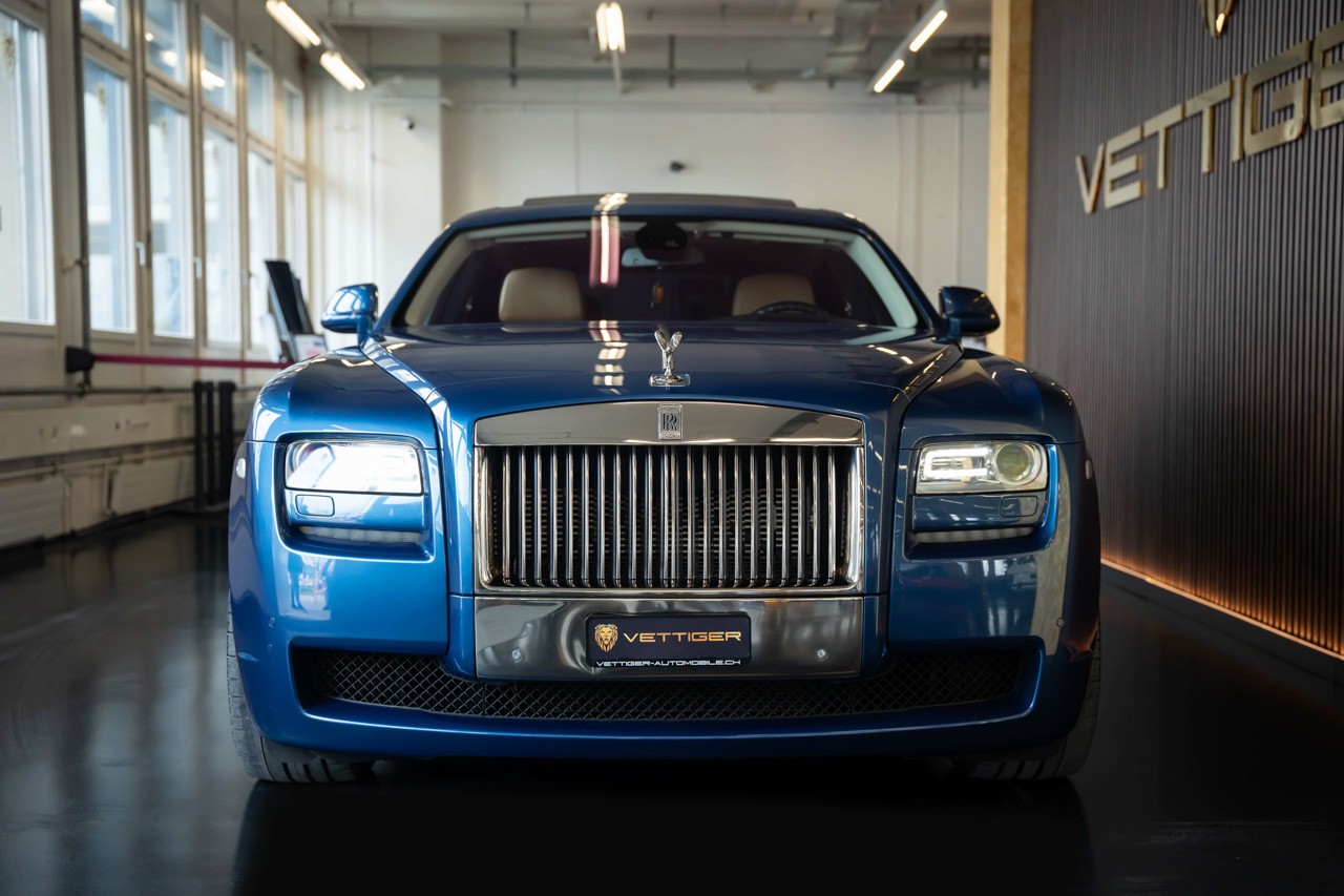 ROLLS-ROYCE Ghost 6.6 V12-showroom-element-1