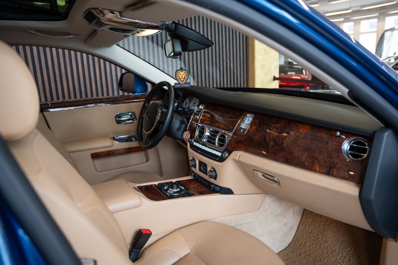 ROLLS-ROYCE Ghost 6.6 V12-image-13
