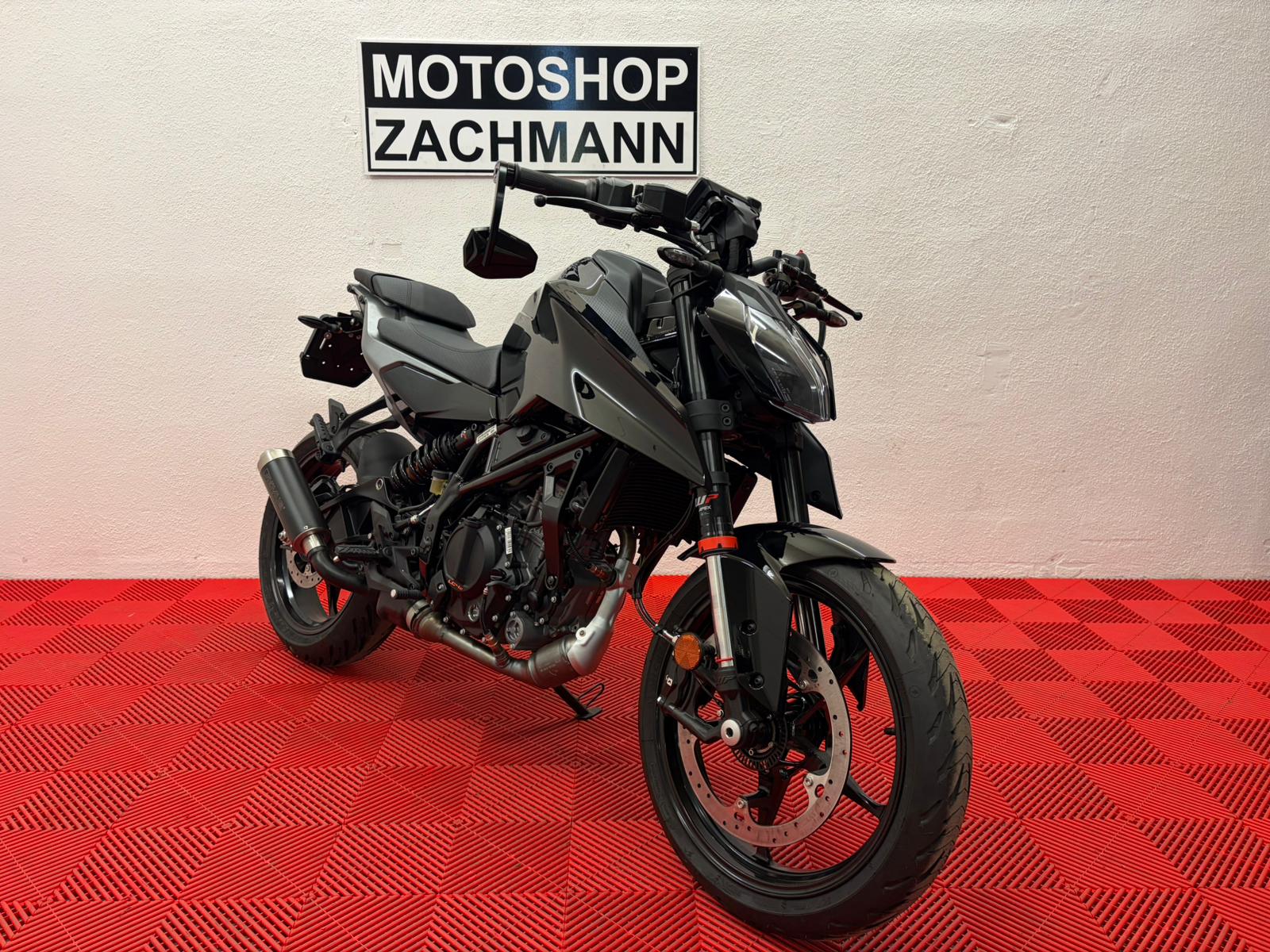 KTM Duke 125 Black Edition-image-1