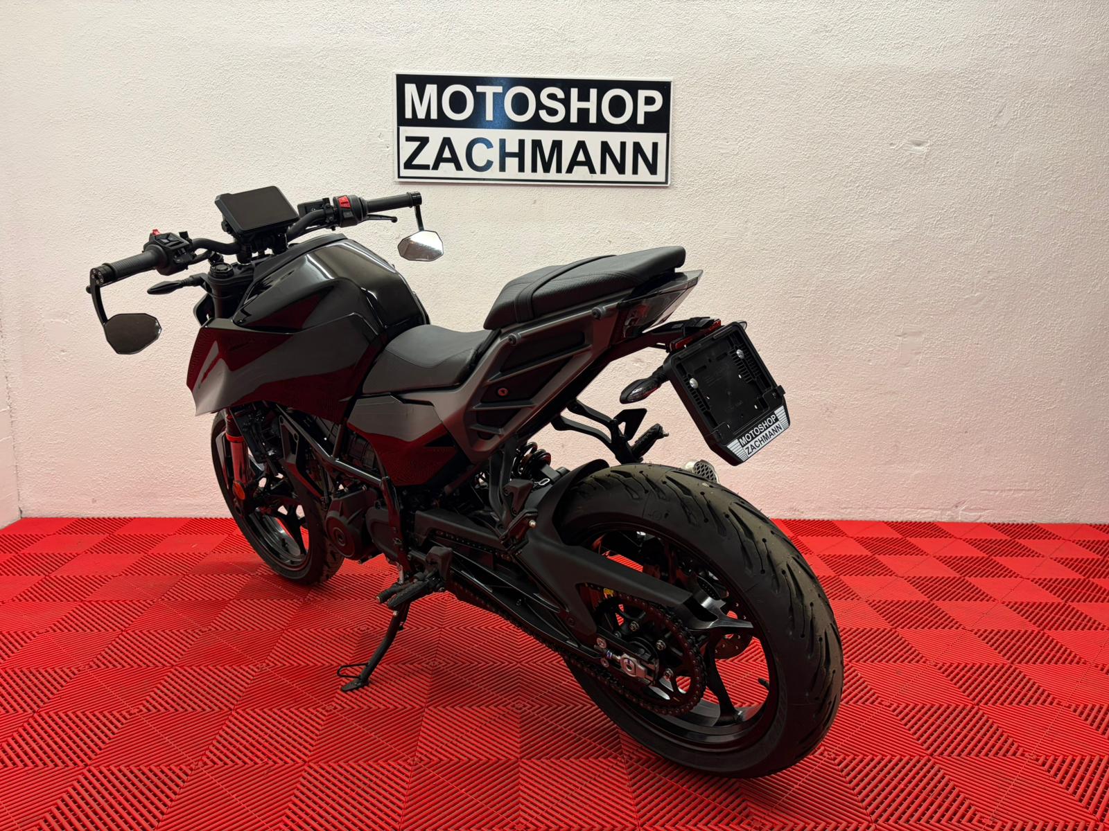 KTM Duke 125 Black Edition-image-4