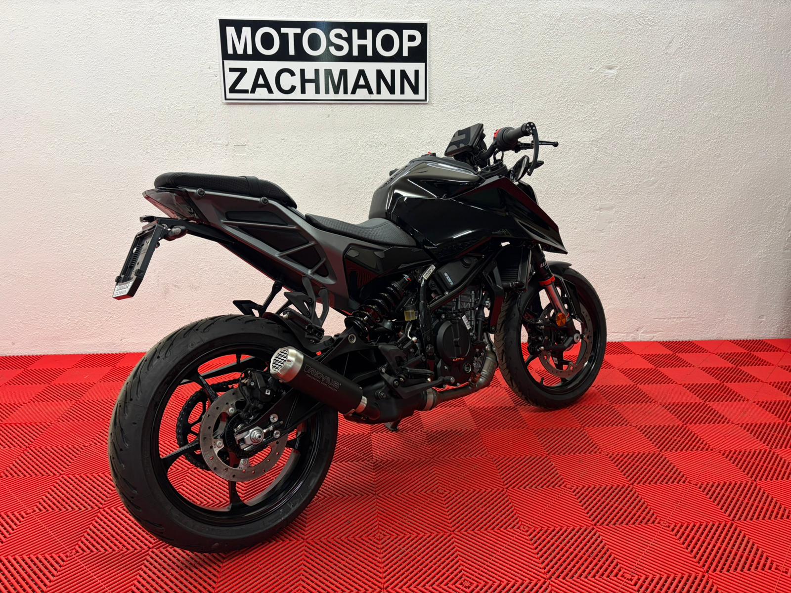 KTM Duke 125 Black Edition-image-5