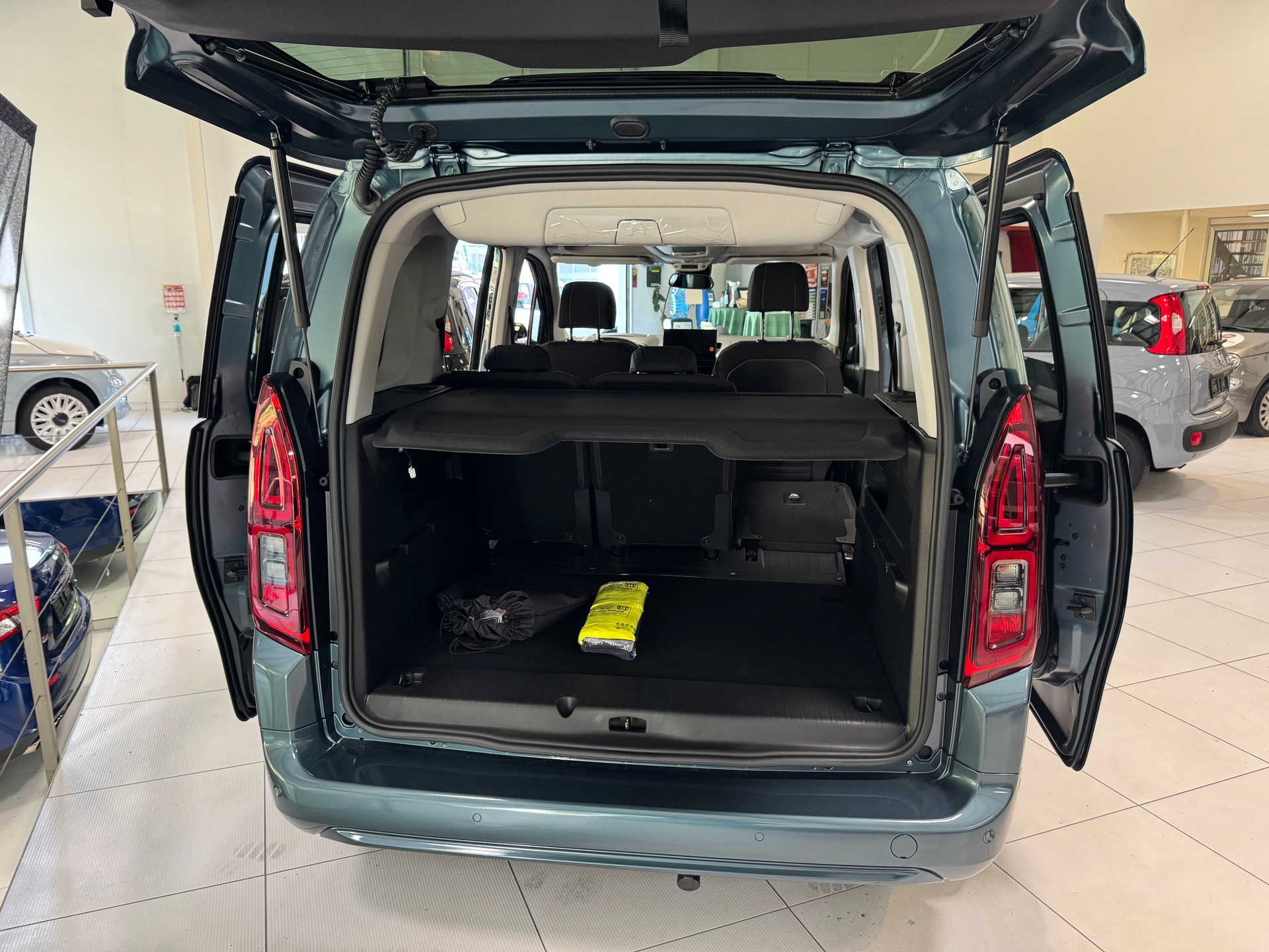FIAT E-Doblò Elektro 100kW Lounge-image-11